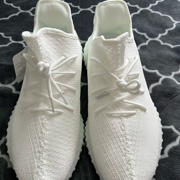 350 Yeezy Triple White Size Adidas Yeezy Boost 350 V2 